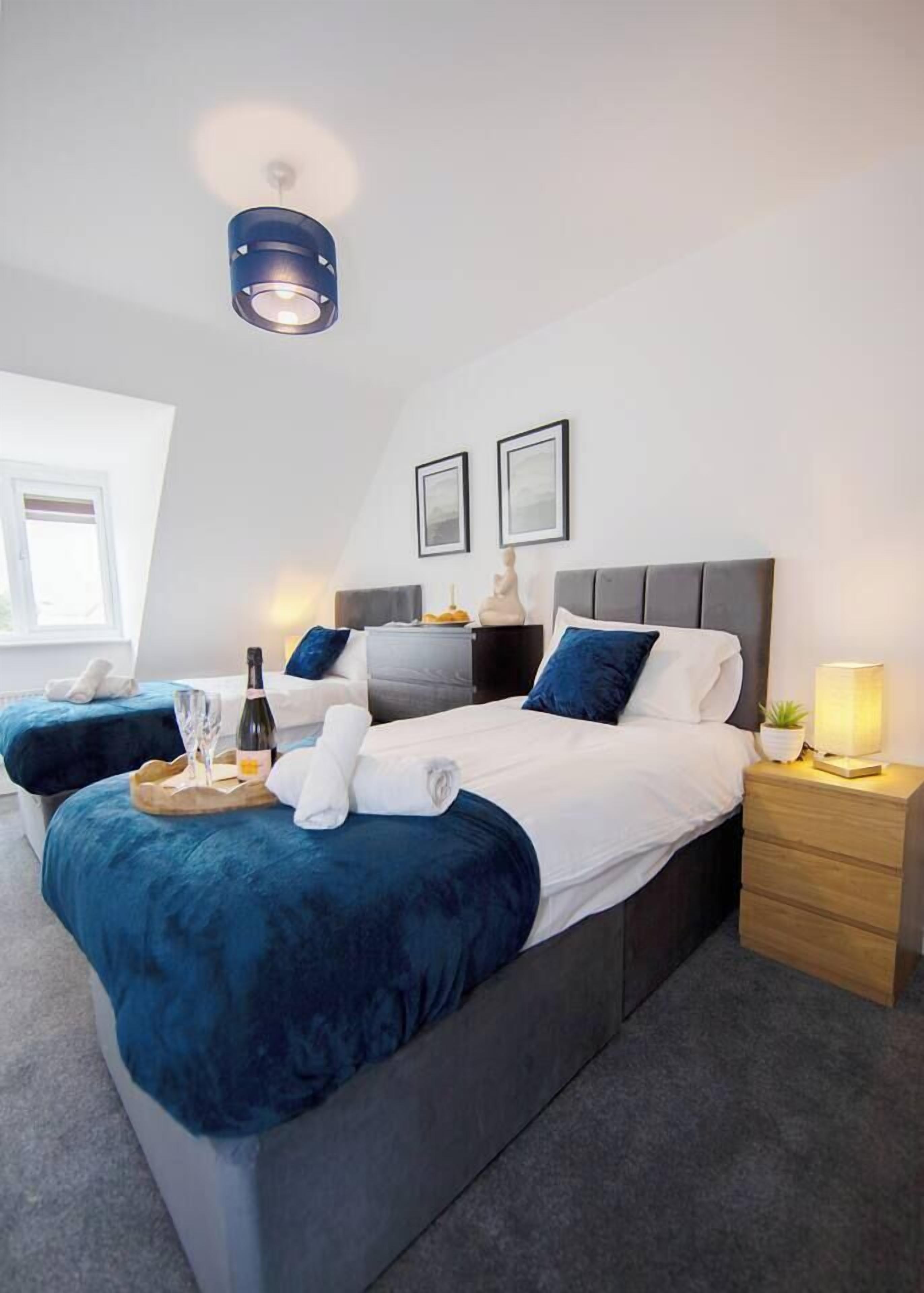 3 bedrooms, iron/ironing board, Internet, bed sheets