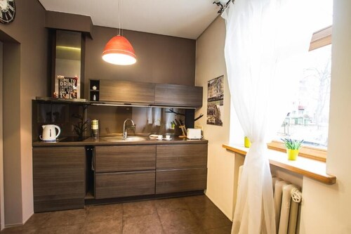 Artful City Centre Comfort 3 Room Apartment