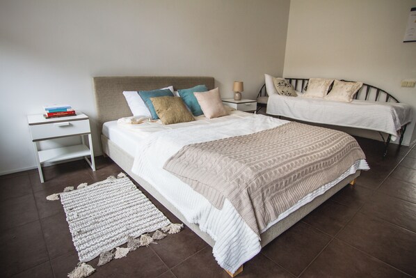 2 bedrooms, desk, iron/ironing board, travel cot