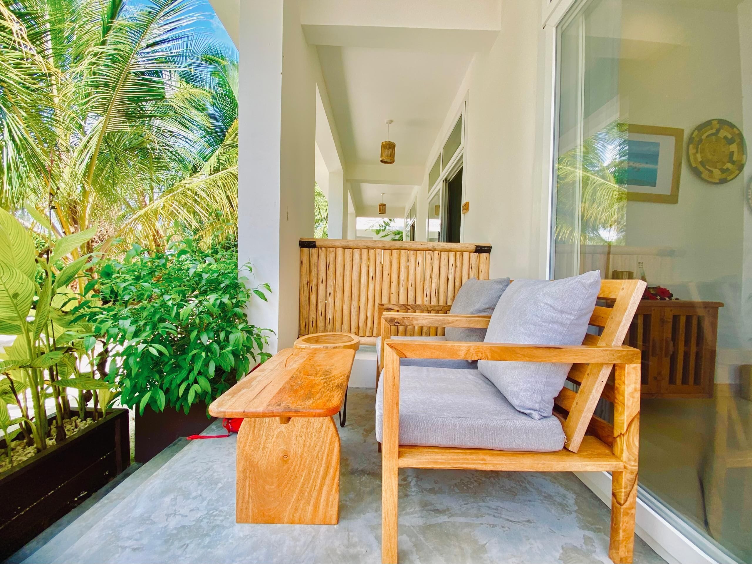 Deluxe Suite, Pool View | Premium bedding, pillow-top beds, free minibar items, in-room safe