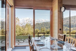 تناول الطعام