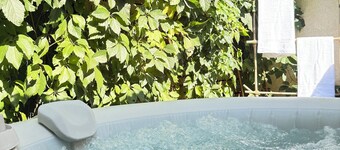 La Perle° Jacuzzi WiFi Parking PV