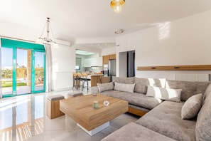 Villa, 3 Bedrooms, Smoking, Private Pool | Living room