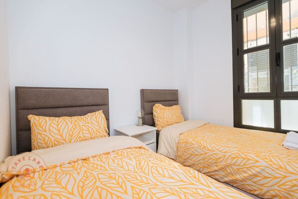 2 bedrooms, iron/ironing board, travel cot, free WiFi