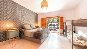 2 slaapkamers, een strijkplank/strijkijzer, reisbedje, gratis wifi