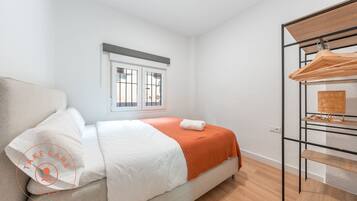 2 slaapkamers, een strijkplank/strijkijzer, gratis wifi, beddengoed