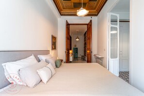 2 habitaciones, tabla de planchar con plancha y wifi gratis 