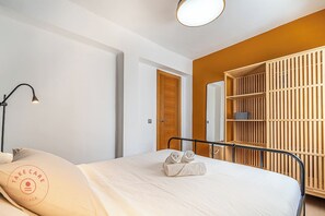 2 habitaciones, tabla de planchar con plancha y wifi gratis 