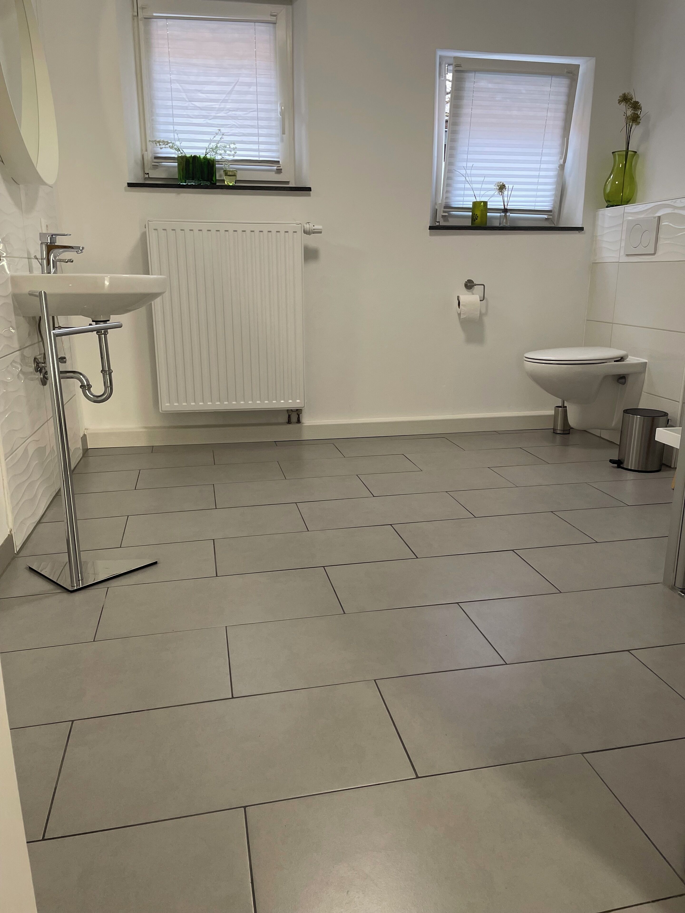 Basic Apartment | Bathroom