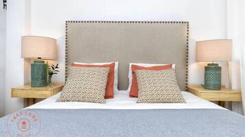 2 slaapkamers, een strijkplank/strijkijzer, gratis wifi, beddengoed