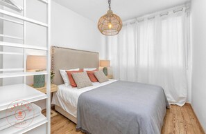 2 bedrooms, iron/ironing board, free WiFi, bed sheets - House with rooftop terrace at the beach - TCM (Málaga)