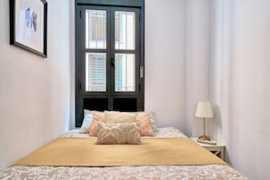 3 bedrooms, free WiFi, bed sheets