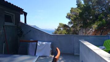 Apartment | Outdoor dining