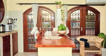 Minzi Homes: Sunset View Spot-two bedroom aptmt