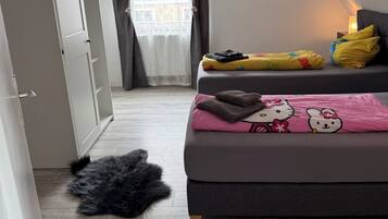 Apartemen | Tirai kedap cahaya, kedap suara, dan Wi-Fi gratis
