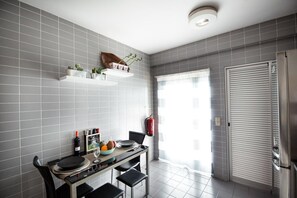 Dining - Apartment 'Lugar De Belém' with Sea View, Wi-Fi and Air Conditioning (Ponta Delgada)