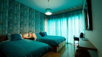 2 habitaciones, tabla de planchar con plancha, wifi y ropa de cama