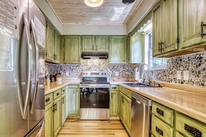 Fridge, microwave, dishwasher, coffee/tea maker