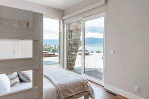 3 soverom, strykejern/-brett, reiseseng for barn og wi-fi (inkludert)