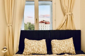 Interior - Elegant 4BR Apt, Prime Location Near Westbahnhof (Wien)