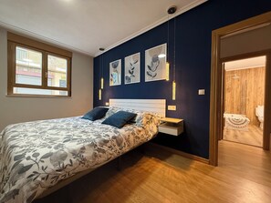 1 Schlafzimmer, Zimmersafe, Schreibtisch, Reisekinderbett