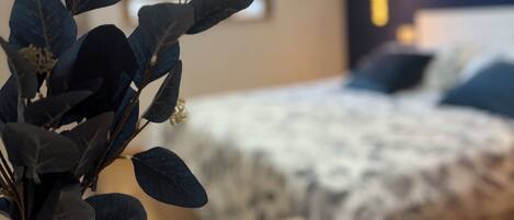 1 bedroom, in-room safe, desk, travel crib