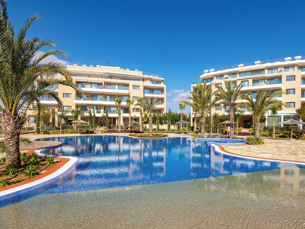 Outdoor pool - Sanders Limassol Park (Trachoni)