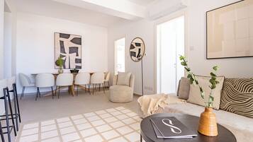 Apartment, 2 Bedrooms, Terrace, Garden View | Living room