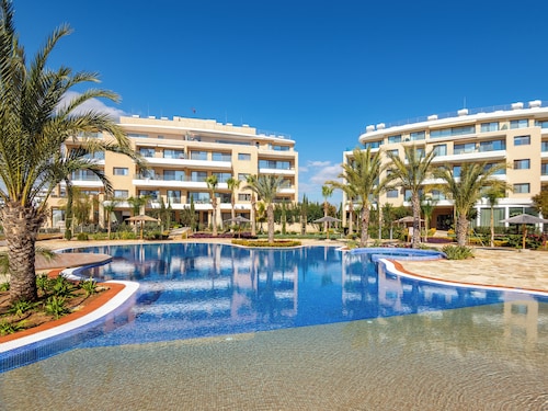 Sanders Limassol Park - Full Building