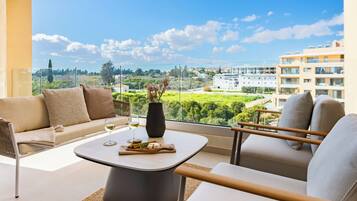 Appartamento, 2 camere da letto, terrazzo, vista giardino | Balcone