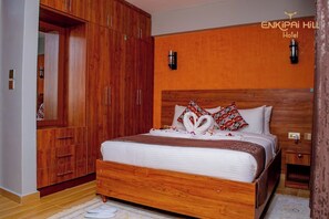 Deluxe Double Room, Garden View | Free WiFi, bed sheets