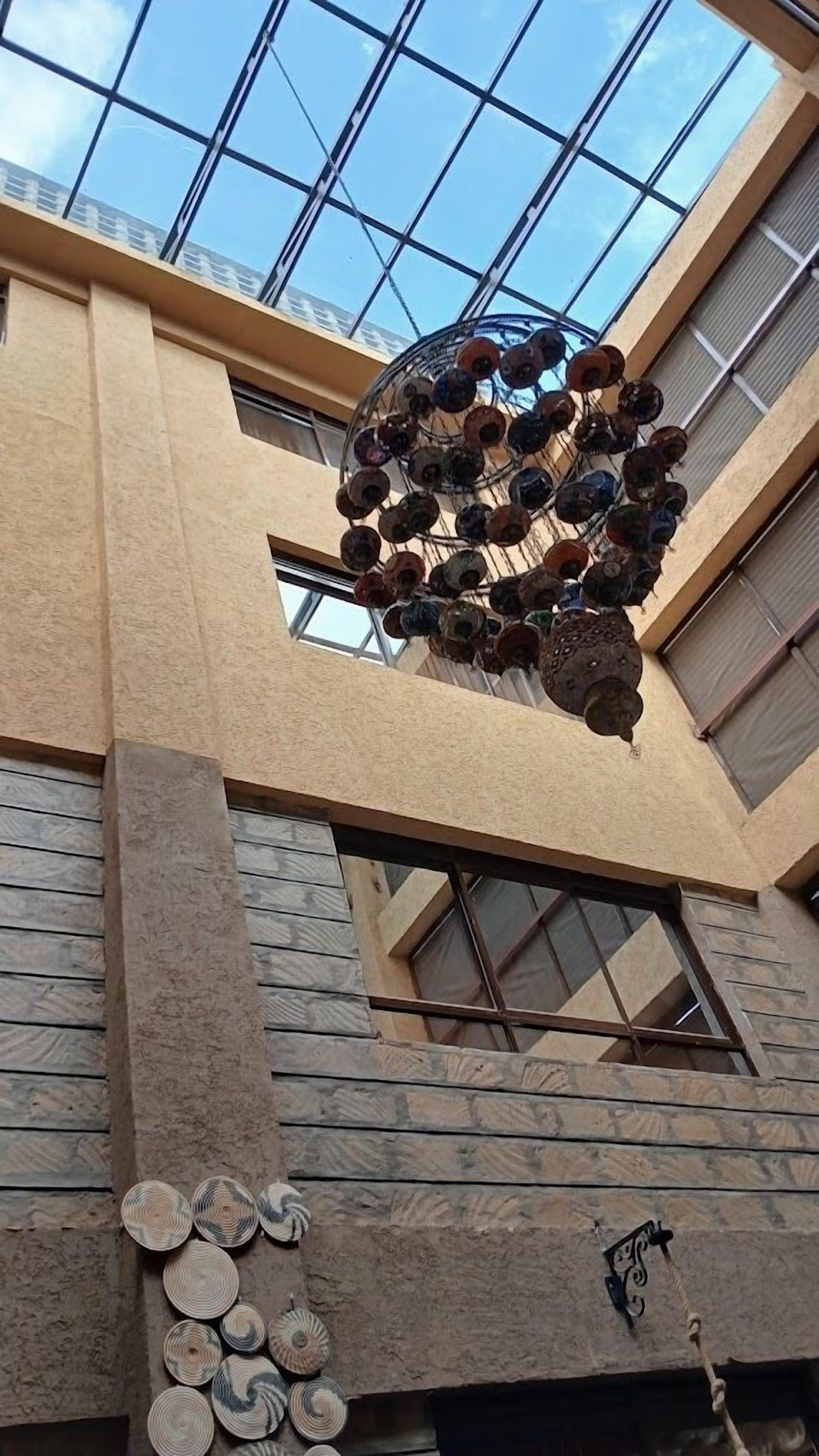 المنشأة من الداخل