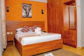 Deluxe Double Room, Garden View | Free WiFi, bed sheets