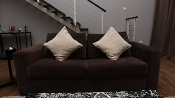 Condo, 2 Bedrooms, Accessible | Living room
