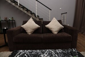 Condo, 2 habitaciones, con acceso para personas discapacitadas | Sala de estar