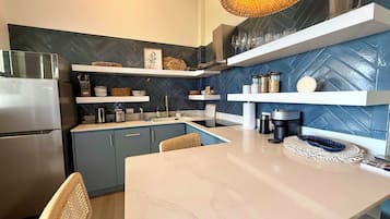 Apartment, 2 Bedrooms, Balcony, Ocean View | Interior
