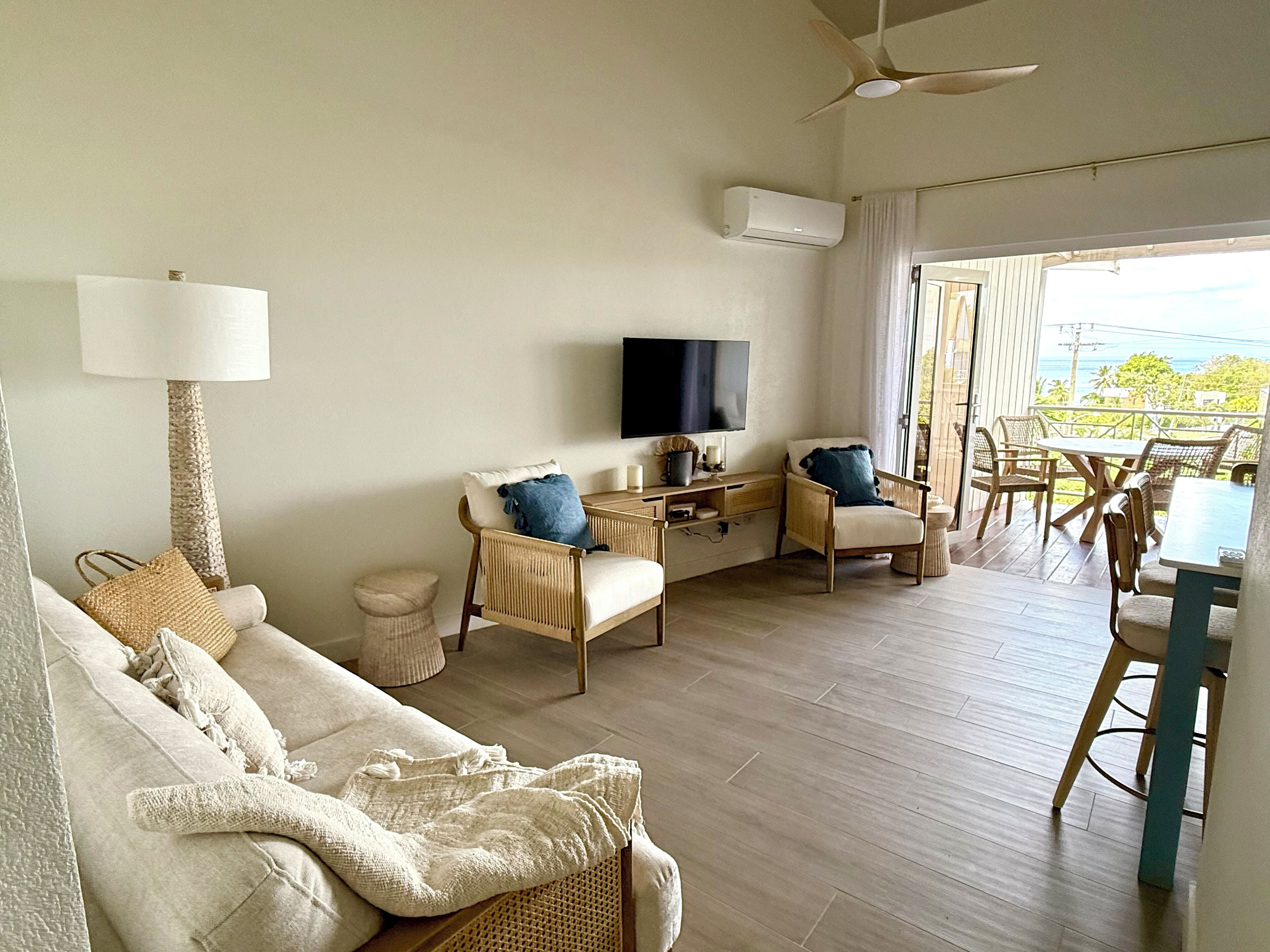 Apartment, 2 Schlafzimmer, Terrasse, Meerblick | Wohnzimmer