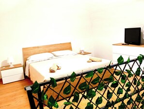 1 bedroom, in-room safe, Internet, bed sheets