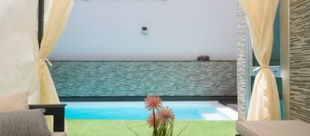 Townhouse in Telde with pool and sea views