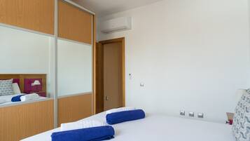 3 間臥室、搖籃/嬰兒床、床單