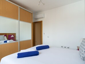 3 間臥室、搖籃/嬰兒床、床單