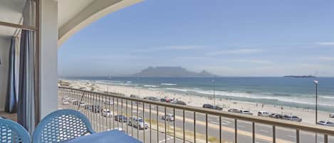 Apartment (2 Bedrooms) | Front of property