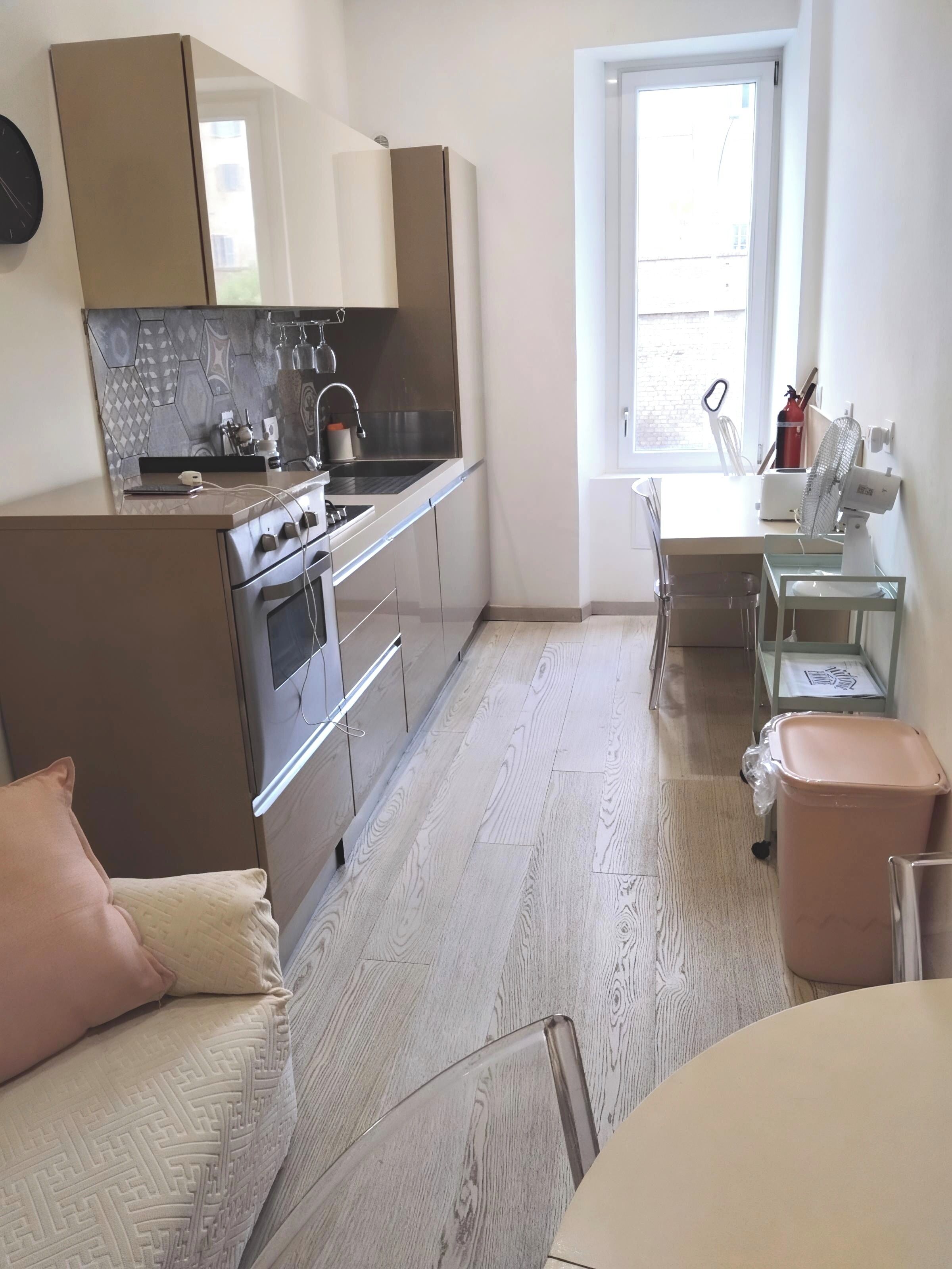 Kühlschrank, Ofen, Herdplatte, Geschirrspüler