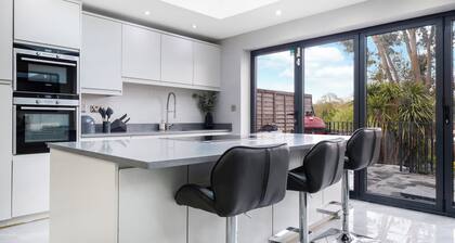 Charming 3-bedroom house in Pinner