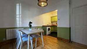 Unclassified image, 4 of 25, button