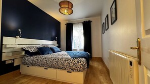 1 bedroom, iron/ironing board, internet, bed sheets - Modern, bright apartment near Grand Canal Dock (Dublin 2)