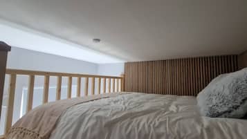 2 bedrooms, Internet, bed sheets