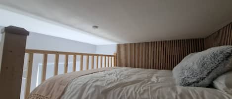 2 bedrooms, Internet, bed sheets