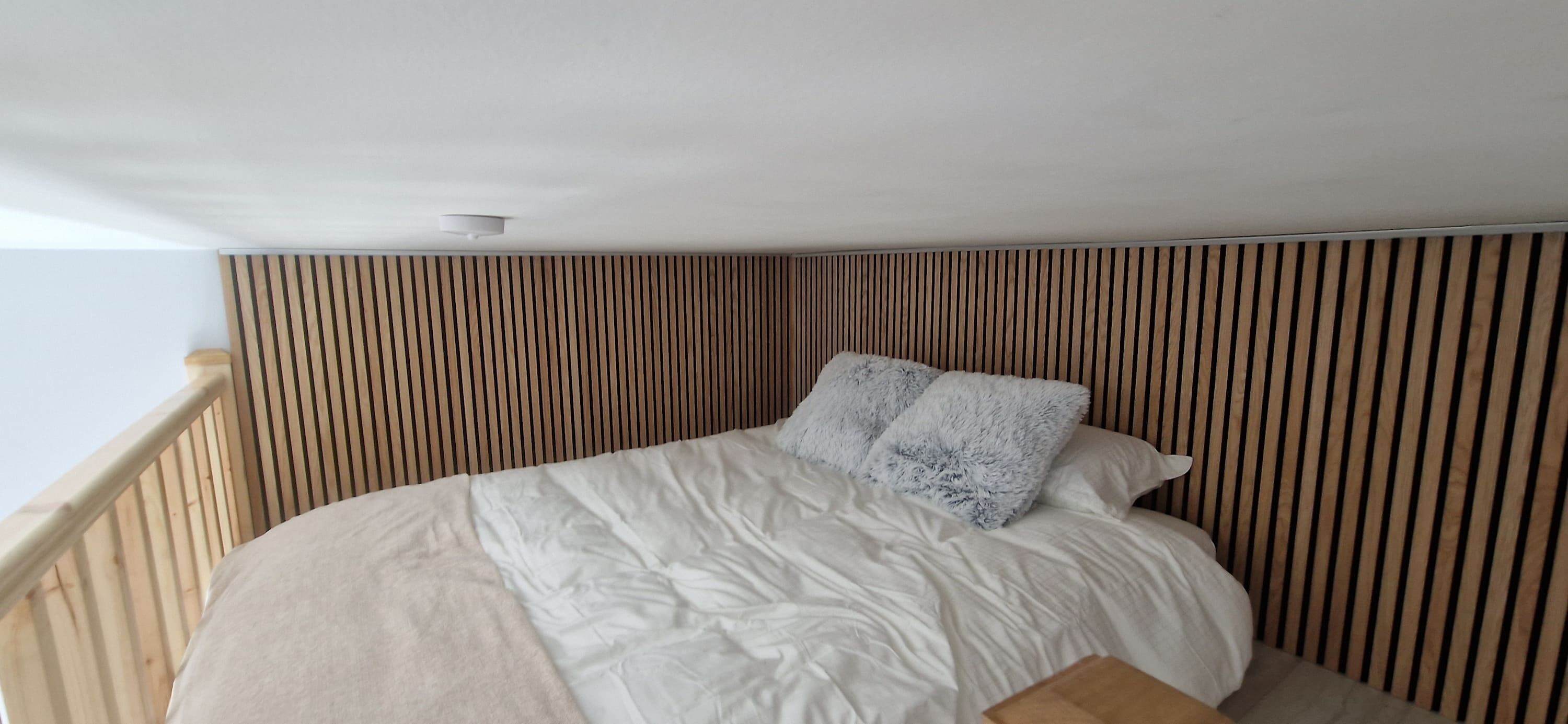 2 bedrooms, internet, bed sheets