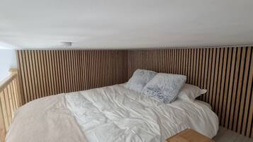 2 bedrooms, Internet, bed sheets